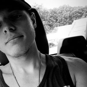 Meet your Posher, Dustin